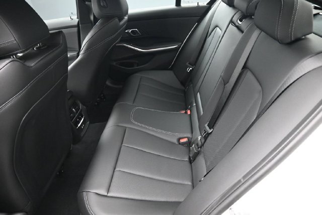 New 2026 BMW 330i xDrive Sedan w/ Premium Package AWD/4WD image 22