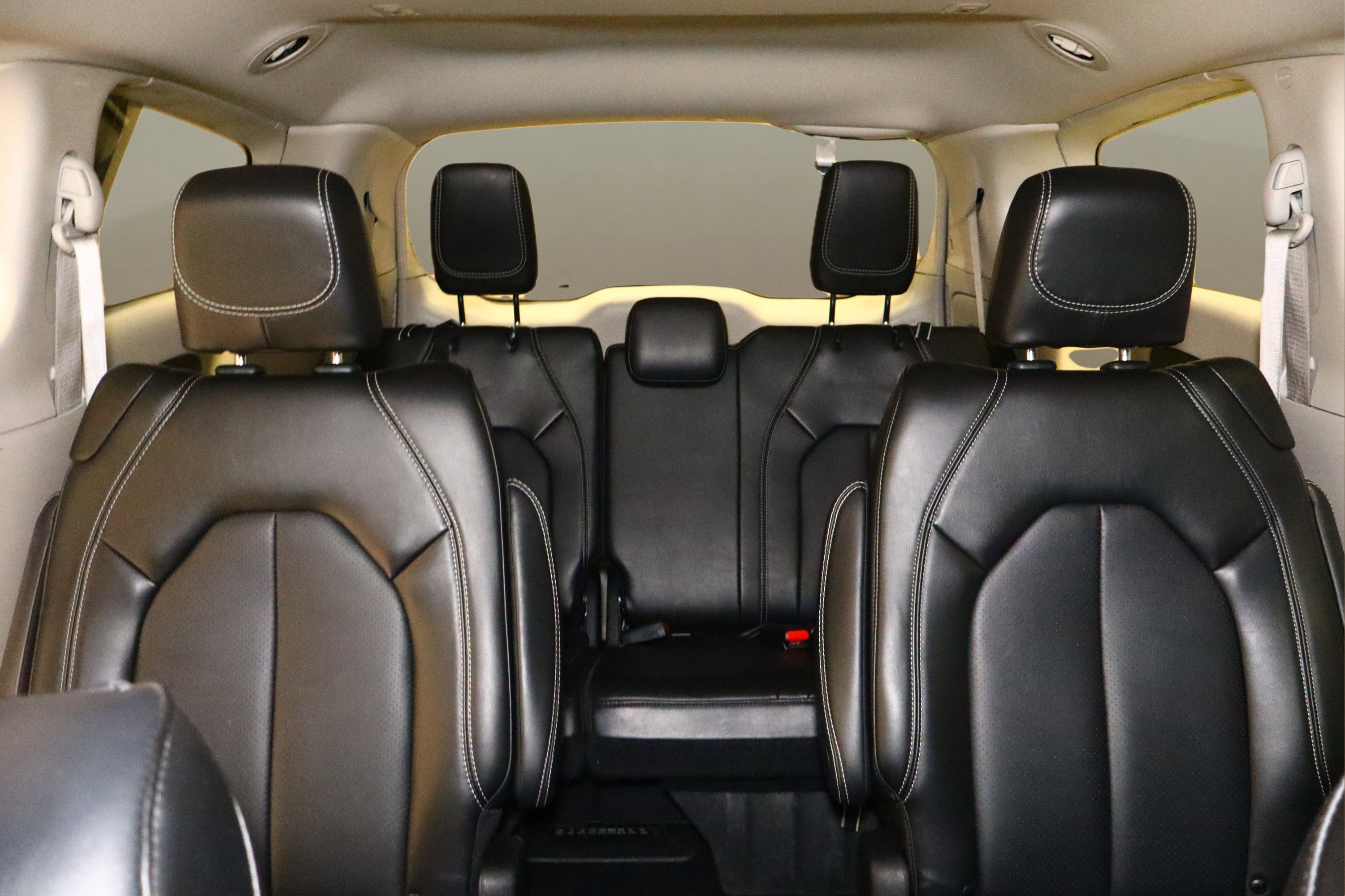 Used 2024 Chrysler Pacifica Touring-L image 22