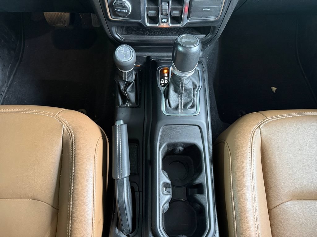 Used 2023 Jeep Wrangler Unlimited Sahara w/ Cold Weather Group AWD/4WD image 11
