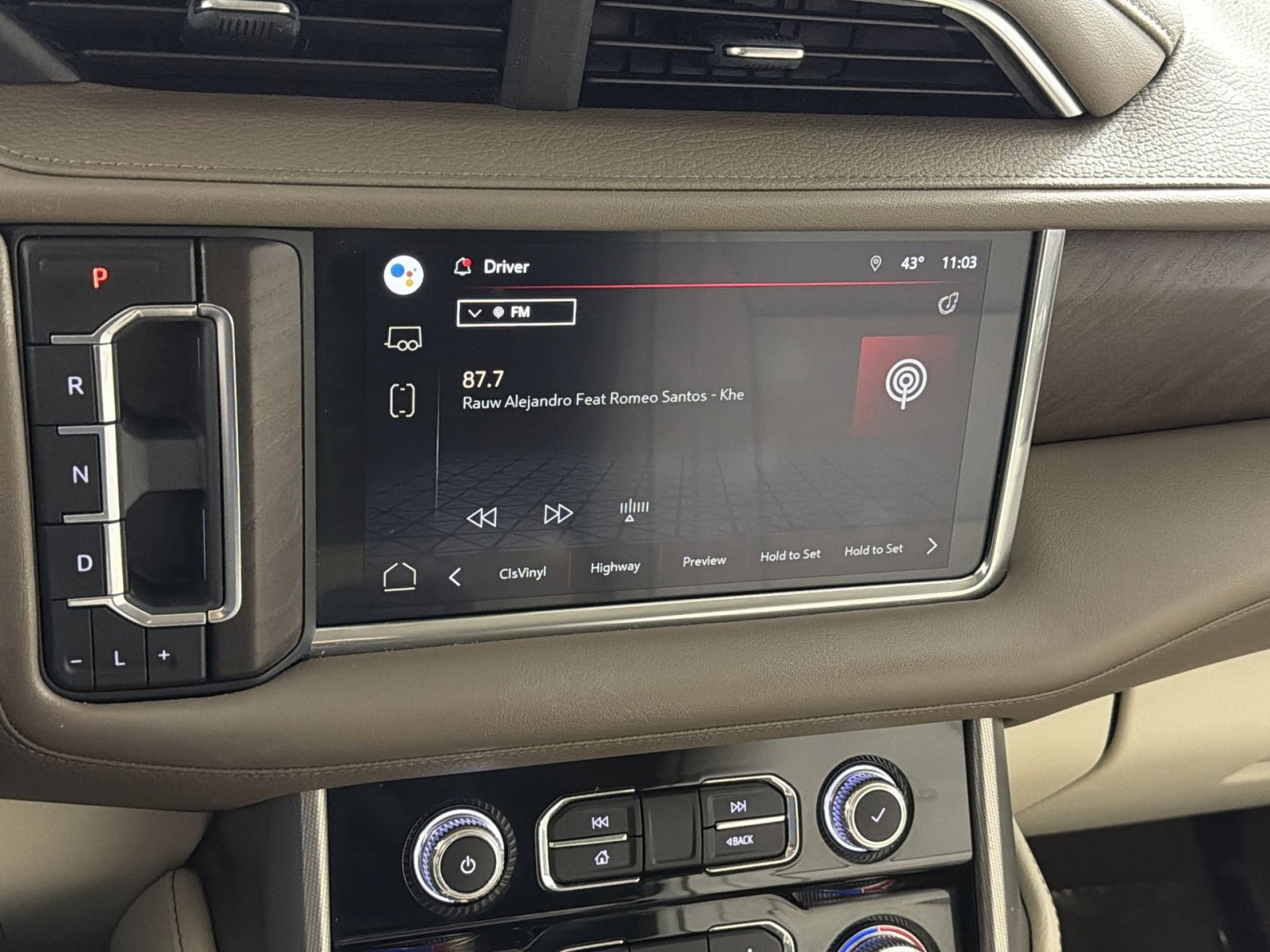 Used 2022 GMC Yukon Denali w/ Denali Premium Package image 18