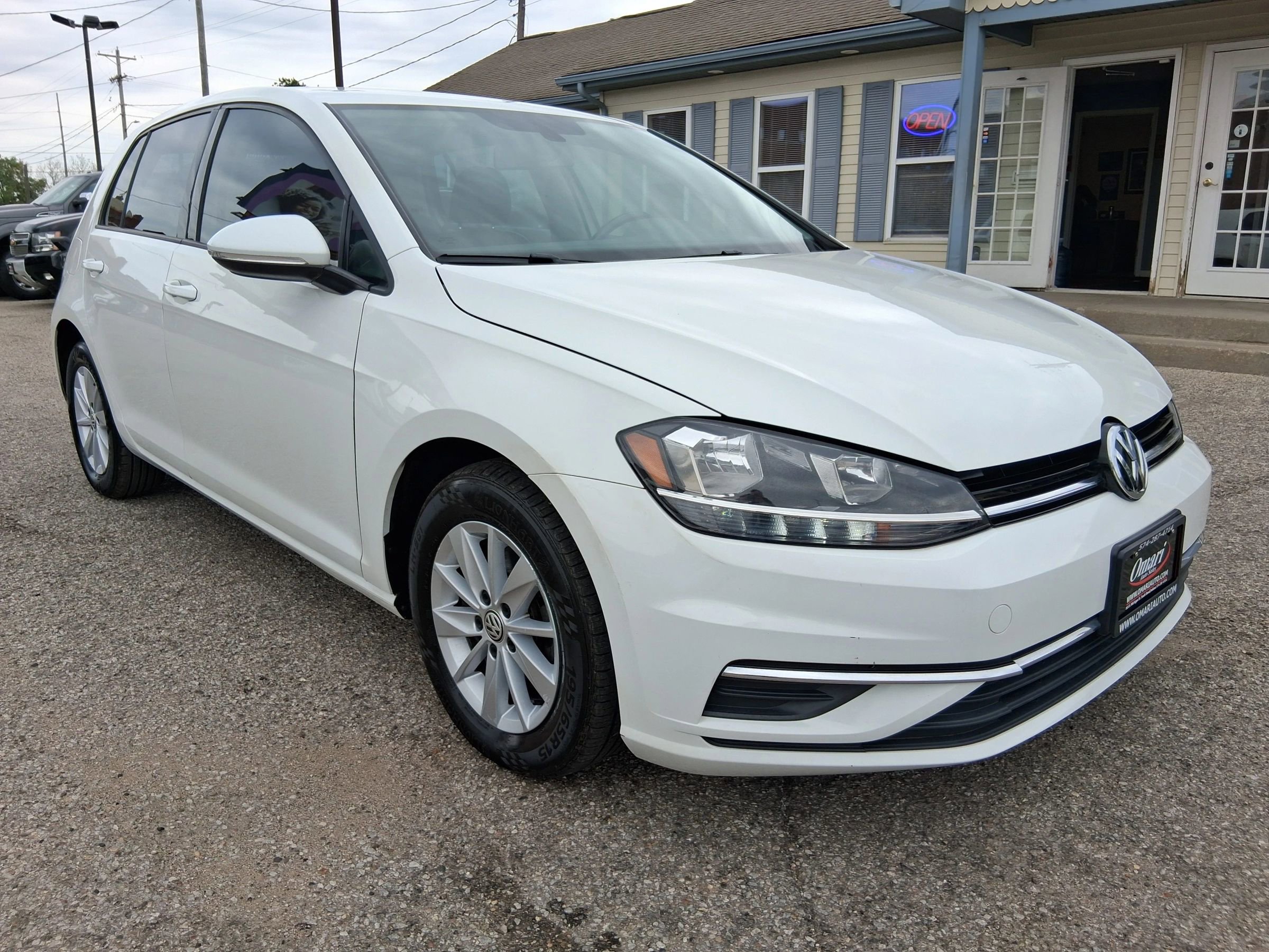 Used 2018 Volkswagen Golf S FWD image 2