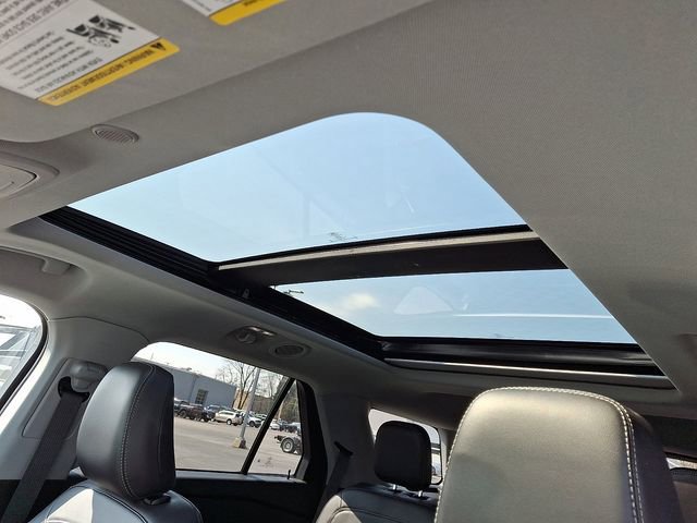 Used 2023 Ford Explorer XLT w/ Equipment Group 202A image 17