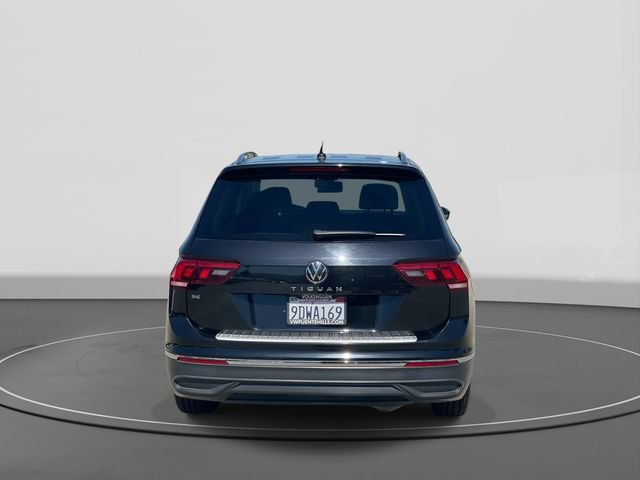 Used 2022 Volkswagen Tiguan SE w/ Panoramic Sunroof Package image 5