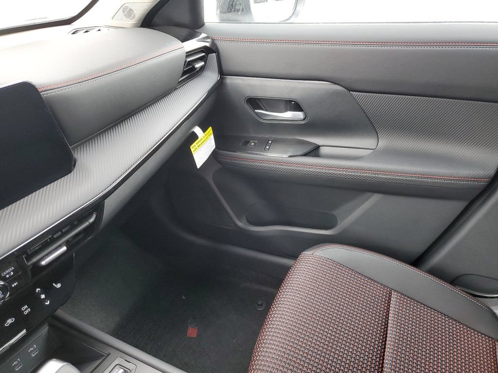 New 2026 Nissan Kicks SR w/ SR Premium Package FWD image 19