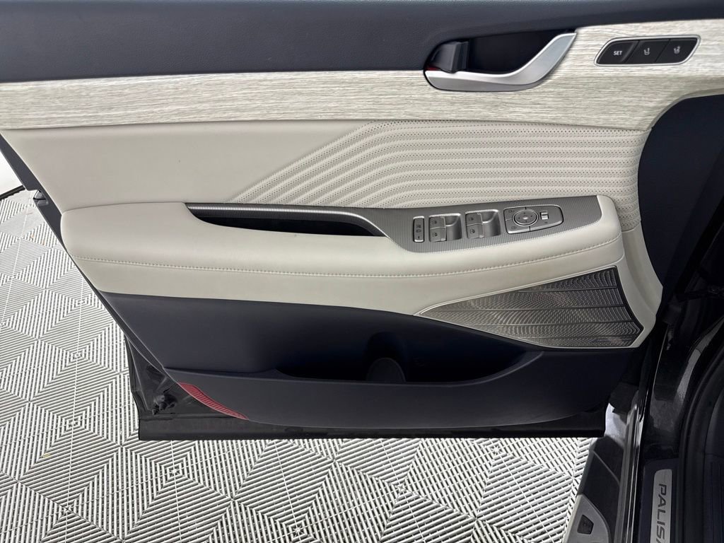 Used 2023 Hyundai Palisade Calligraphy image 12