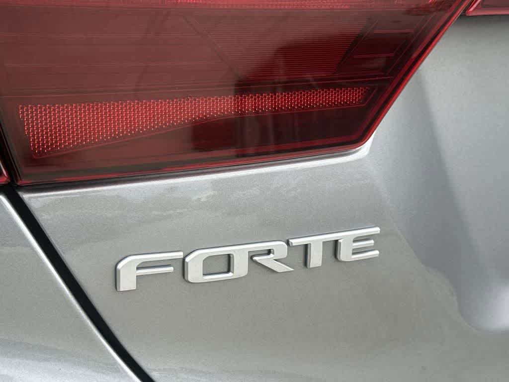 Certified 2024 Kia Forte LXS w/ LXS Technology Package FWD image 11