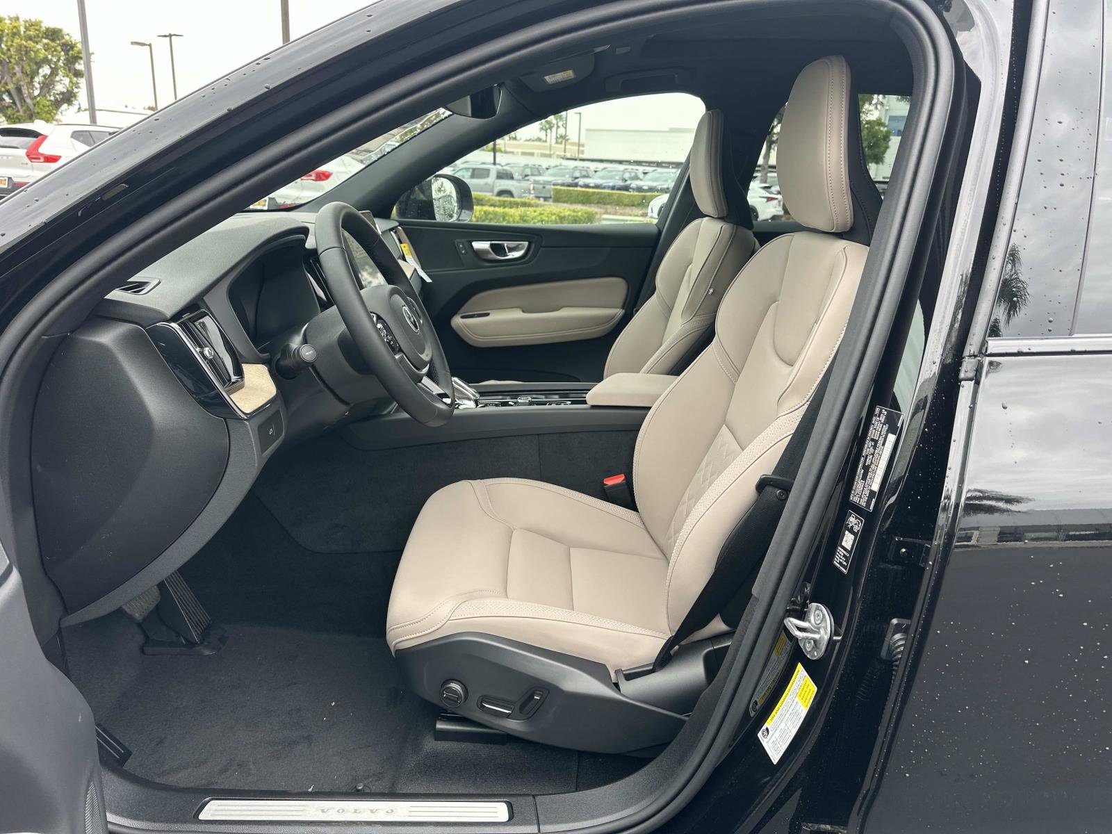 New 2026 Volvo XC60 B5 Core AWD/4WD image 13