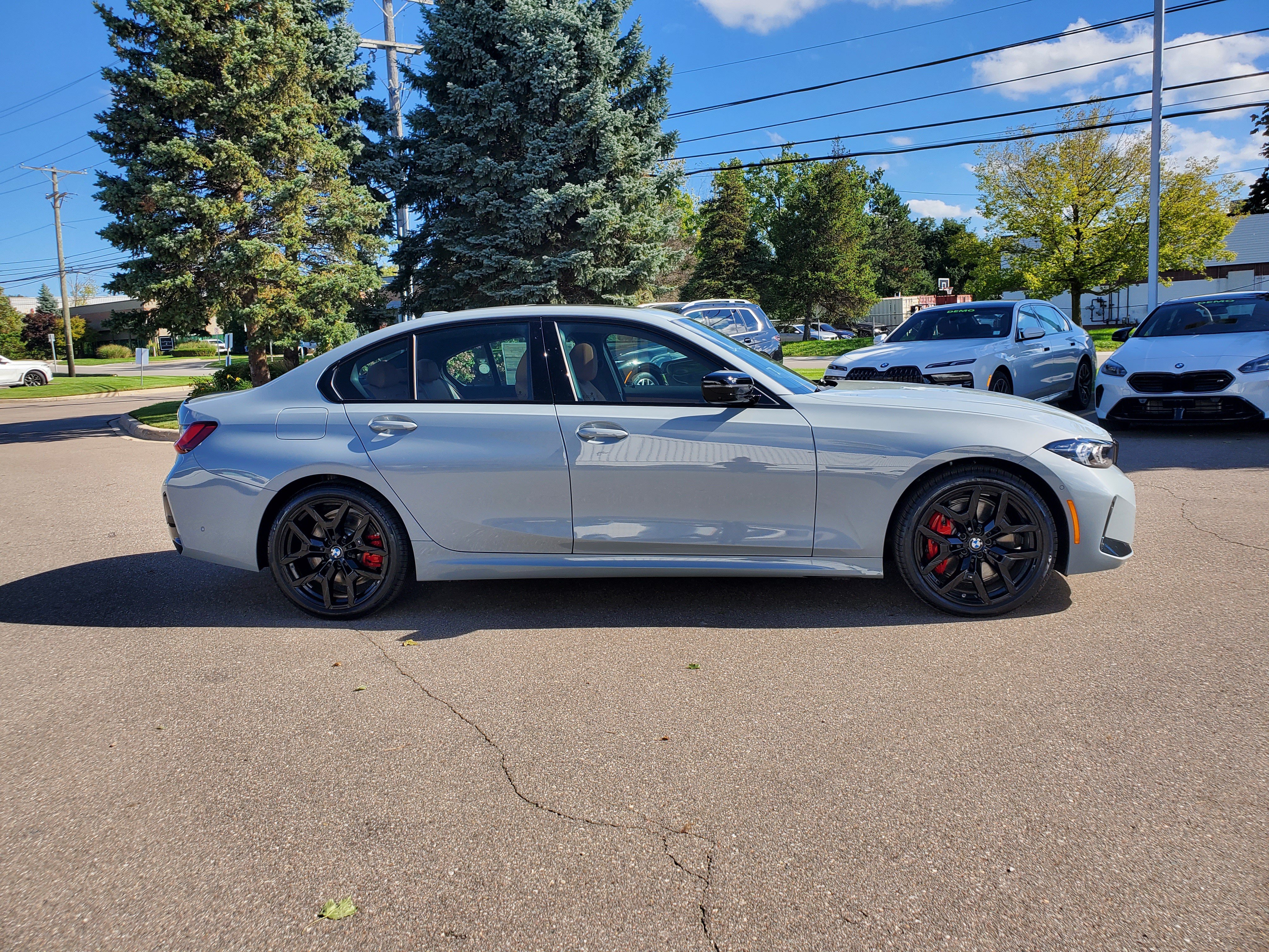 New 2026 BMW 330i xDrive Sedan w/ M Sport Package AWD/4WD image 6