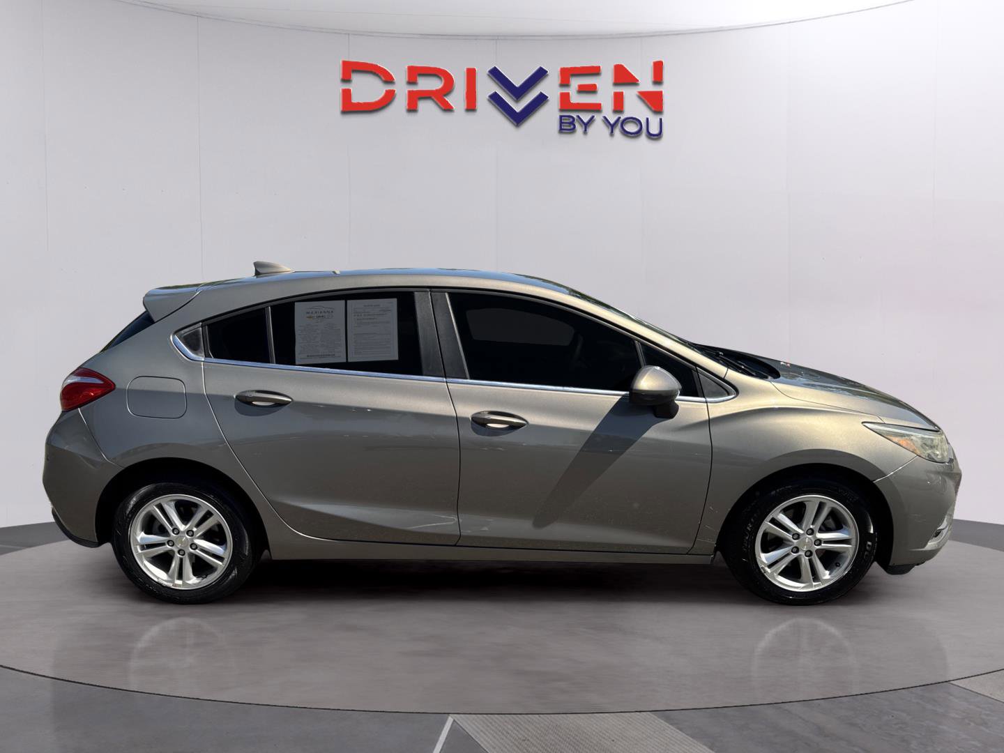 Used 2017 Chevrolet Cruze LT w/ Convenience Package FWD image 6