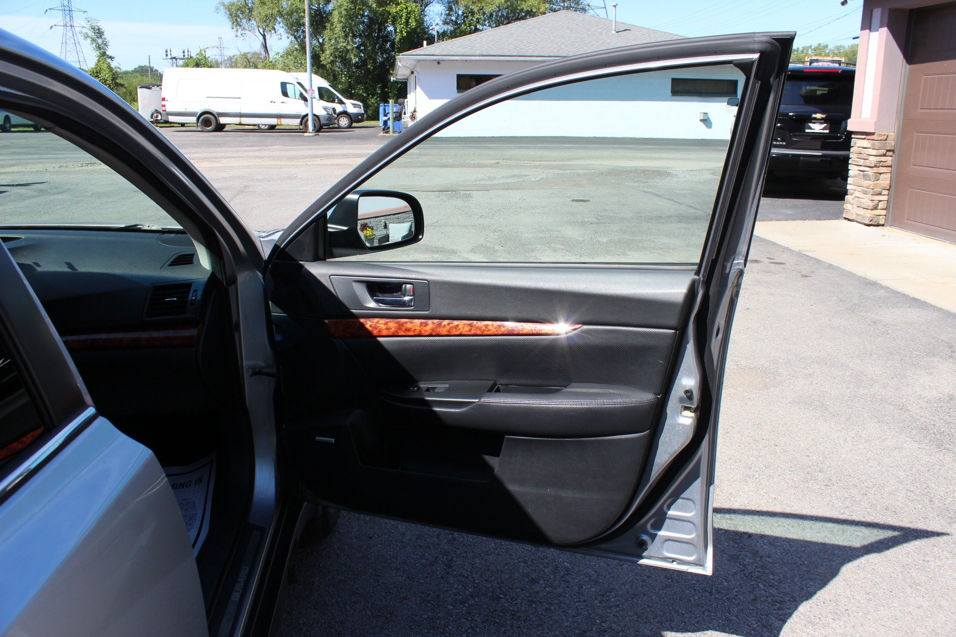 Used 2012 Subaru Outback 2.5i Limited w/ Moonroof Pkg AWD/4WD image 32