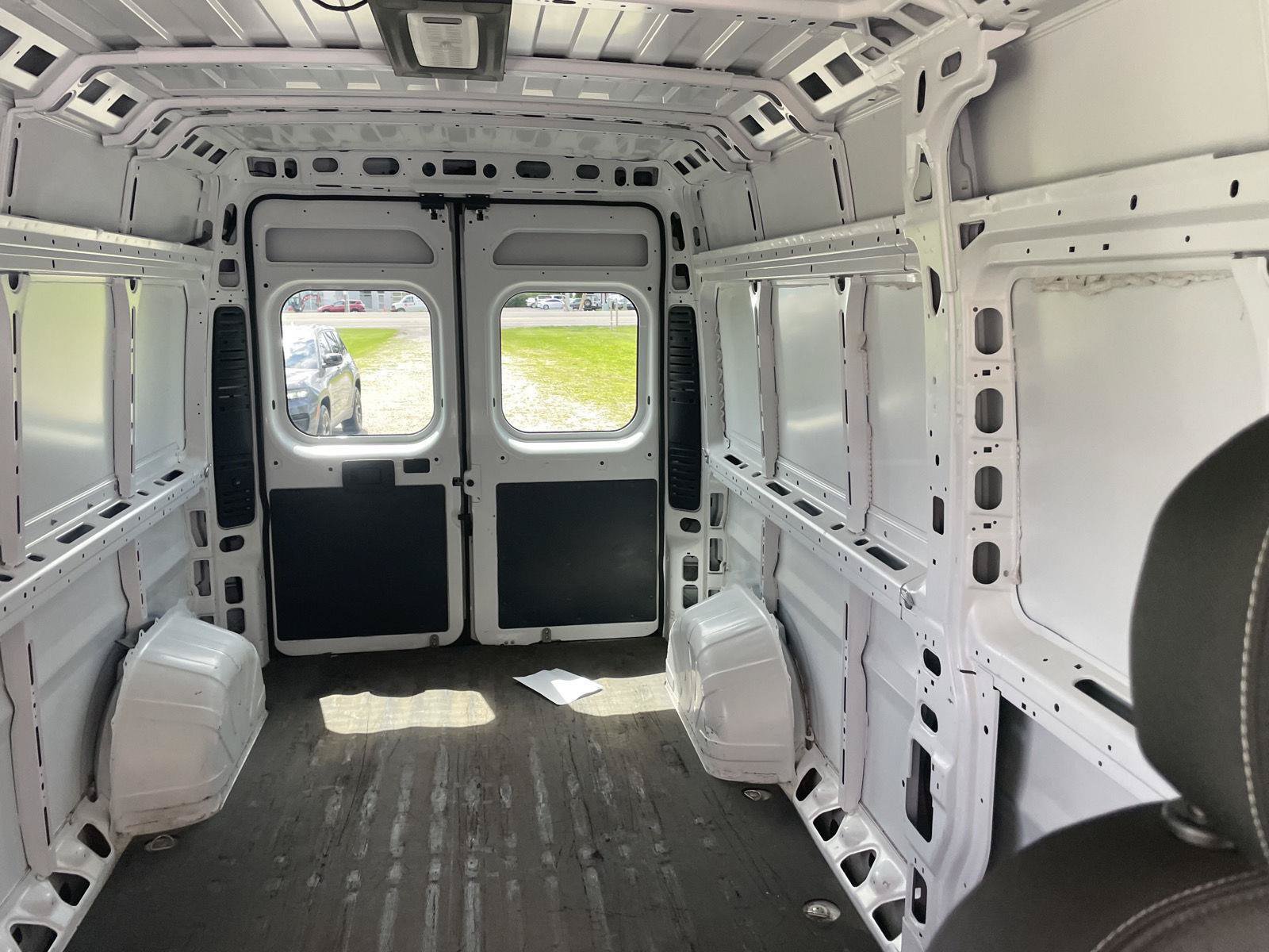 Used 2023 RAM ProMaster 2500 w/ Premium Appearance Group FWD image 21