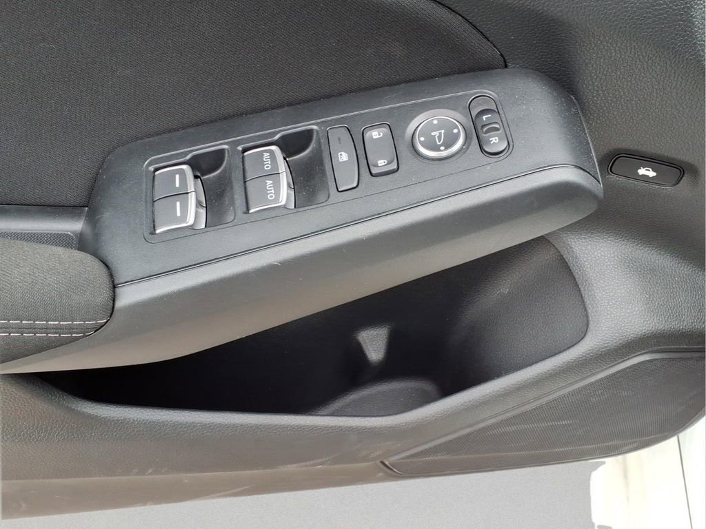 Used 2023 Honda Civic Sport image 10