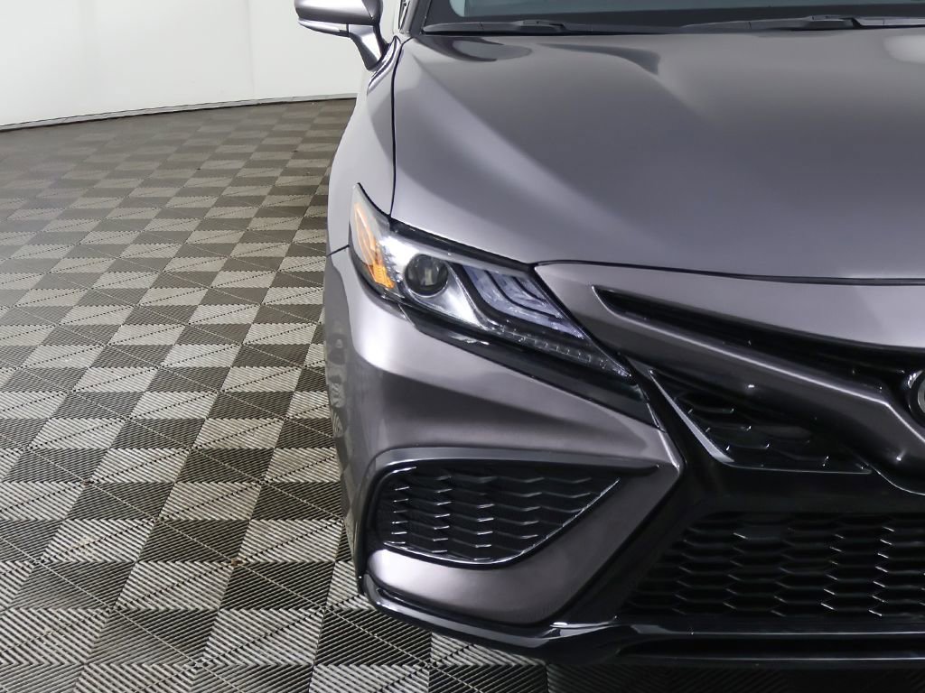 Used 2023 Toyota Camry XSE FWD image 11