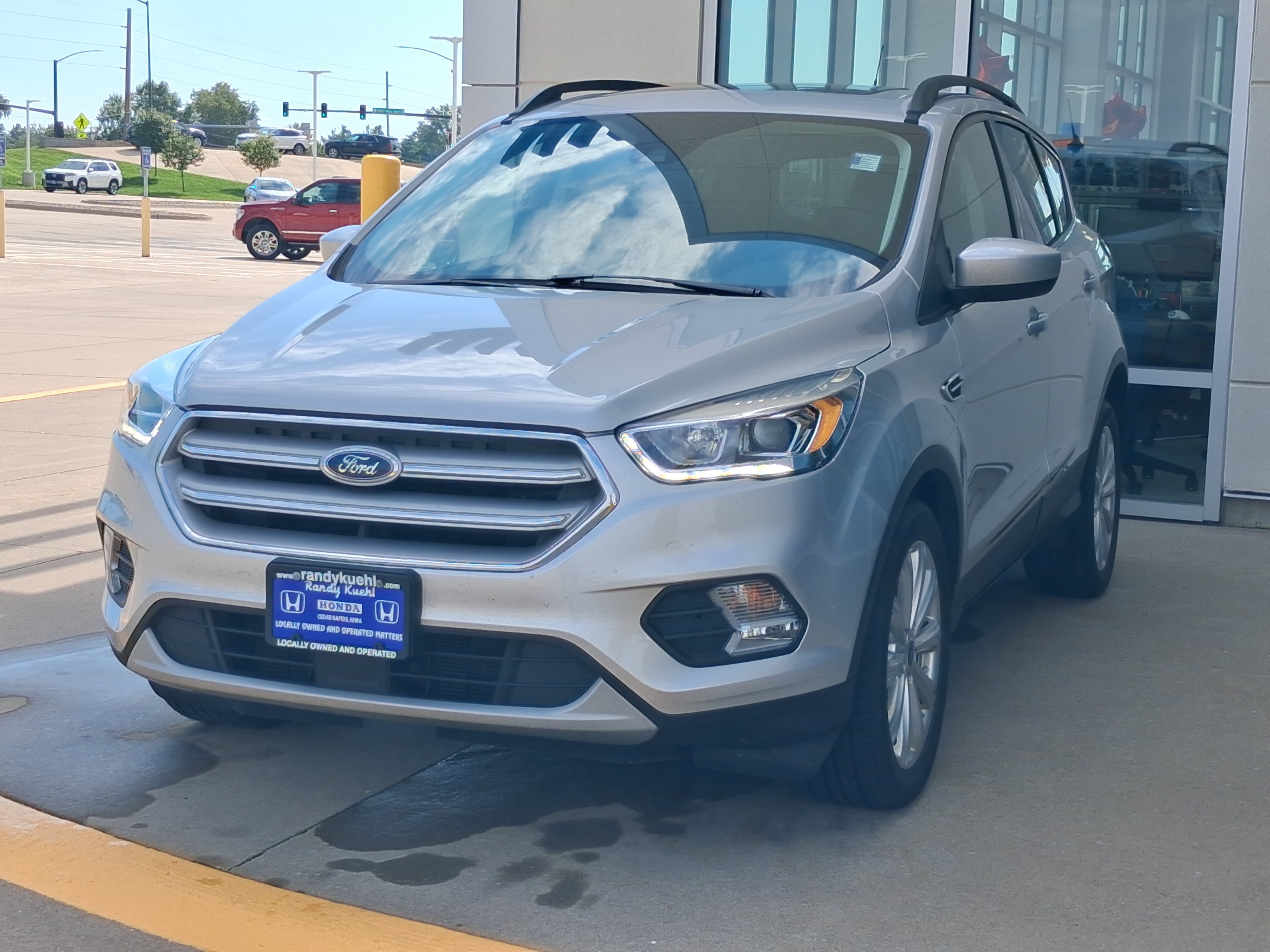Used 2019 Ford Escape SEL FWD image 3