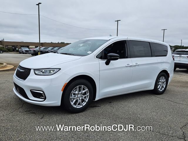 New 2026 Chrysler Pacifica Select FWD image 3