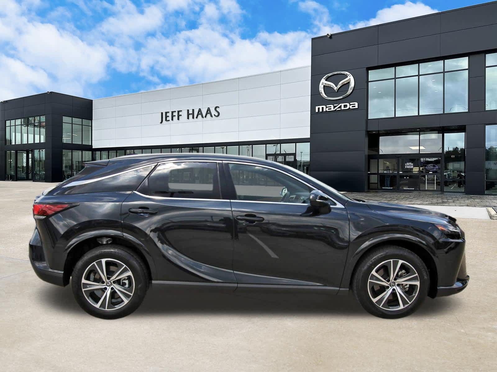 Used 2025 Lexus RX 350 Premium w/ Accessory Package (Z1) FWD image 5