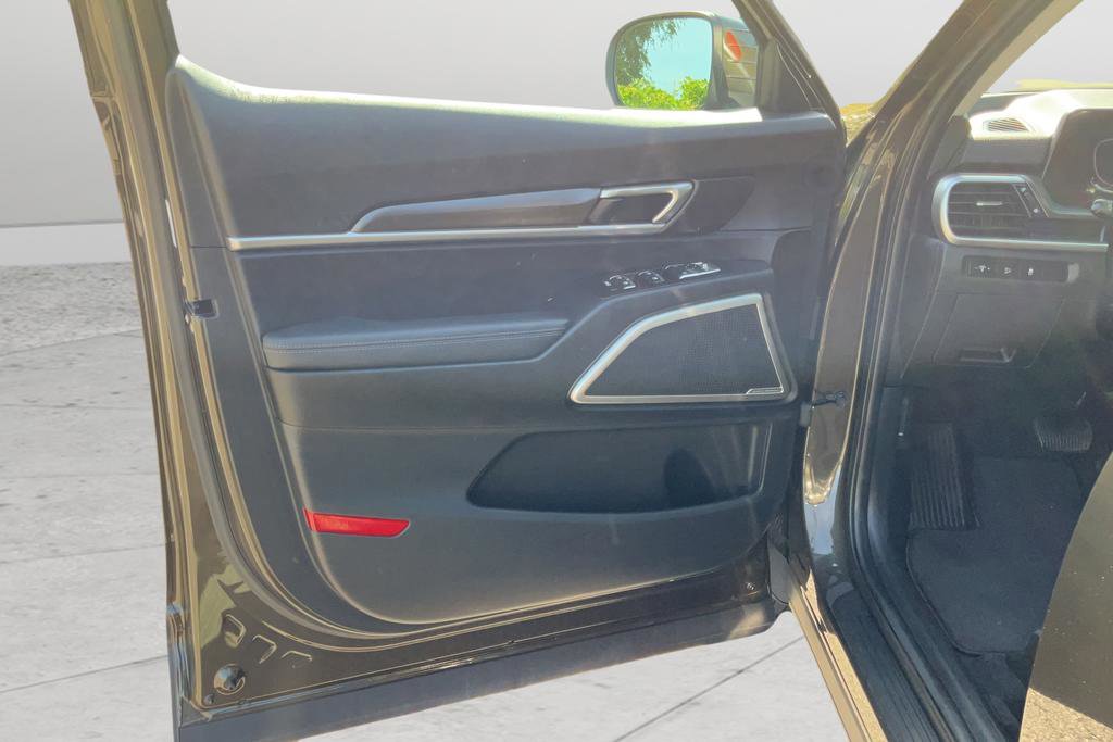 Used 2023 Kia Telluride S image 11