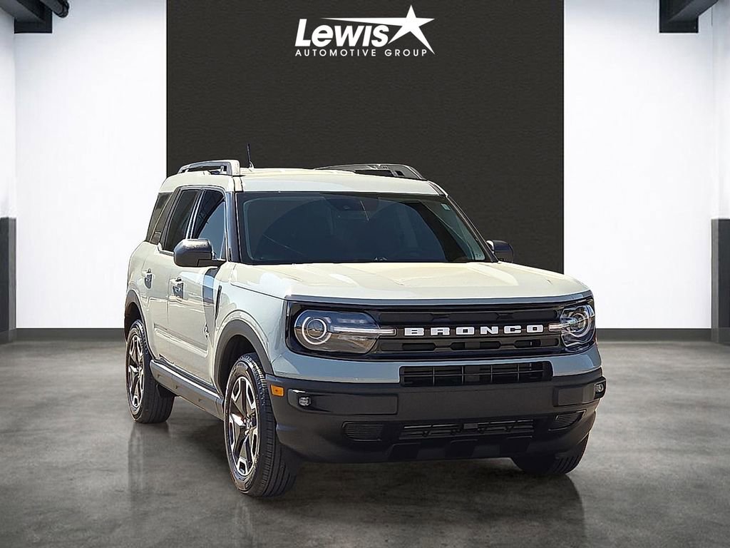 Used 2023 Ford Bronco Sport Outer Banks image 6