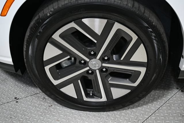 Used 2023 Hyundai Kona SE FWD image 22