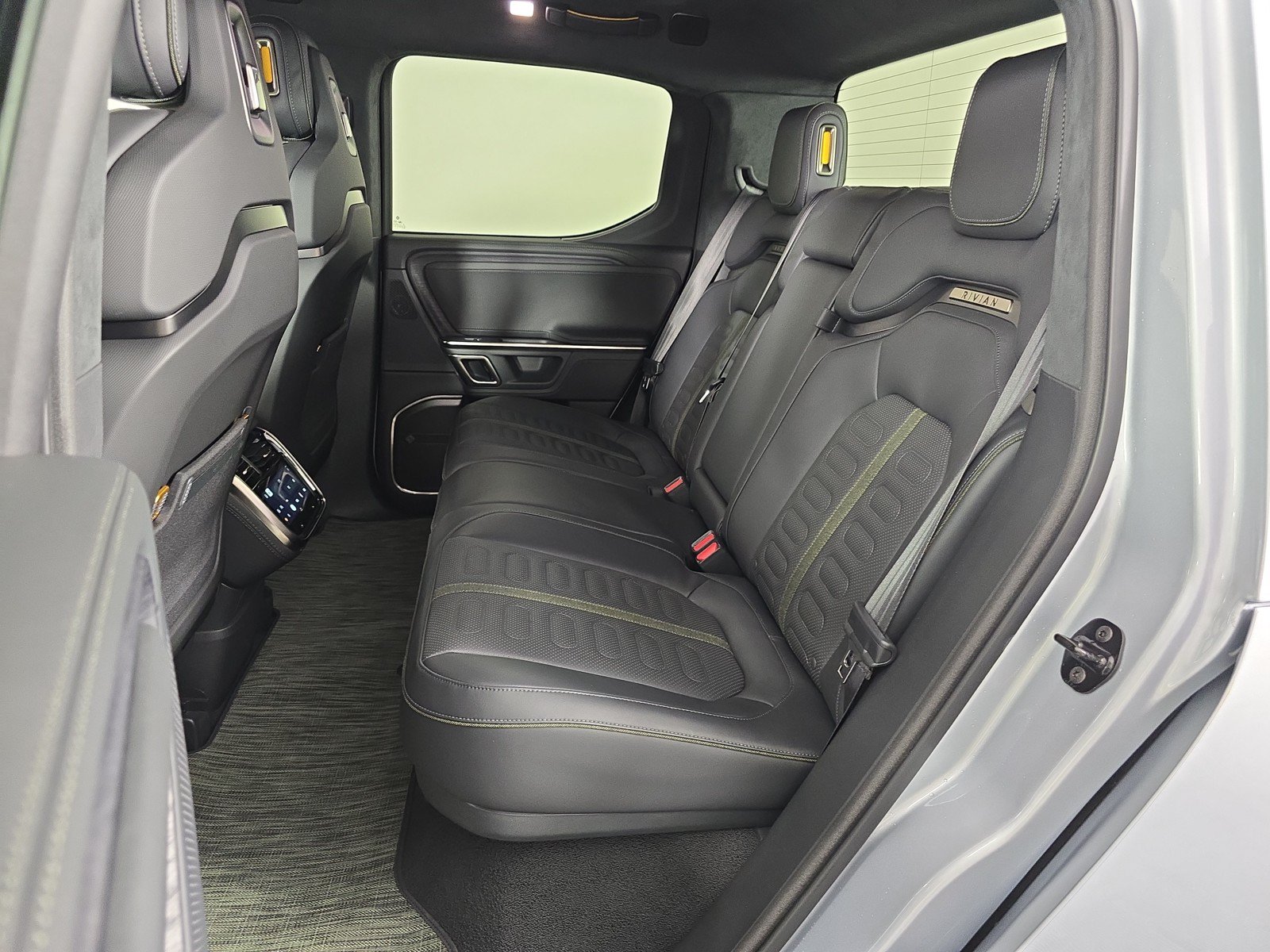 Used 2024 Rivian R1T Adventure AWD/4WD image 17