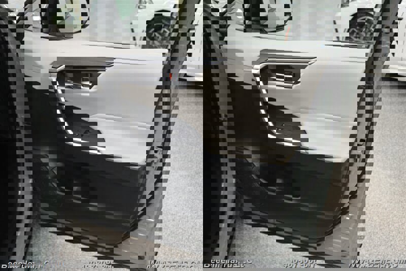 Used 2019 Toyota RAV4 XLE w/ Convenience Package image 39