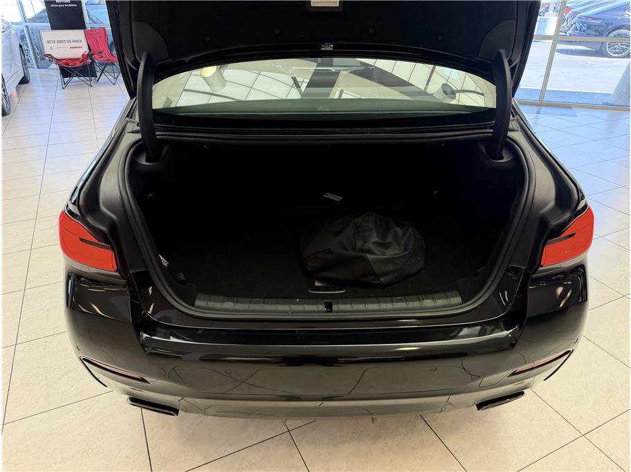 Used 2023 BMW 530e w/ M Sport Package RWD image 33