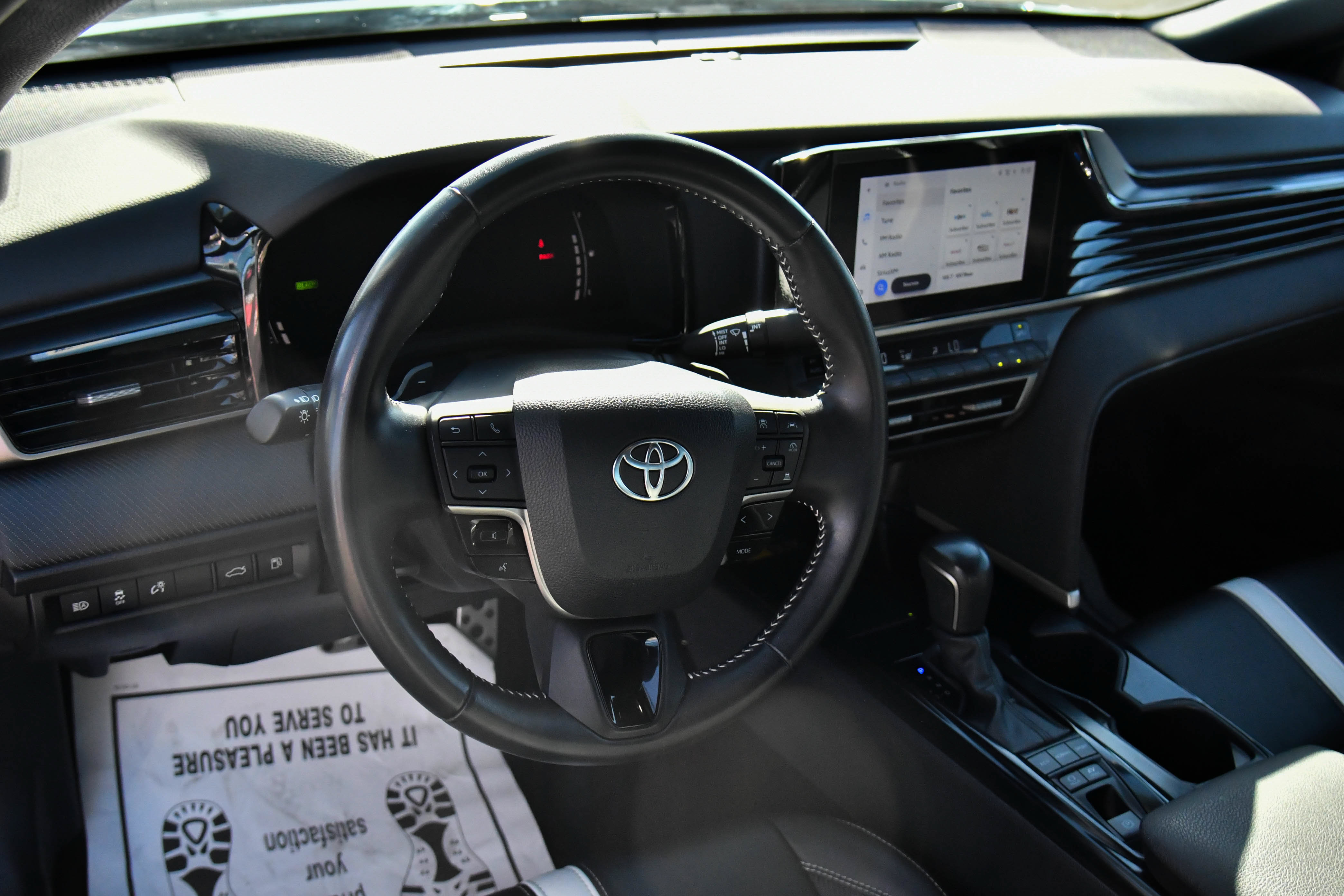 Used 2025 Toyota Camry SE FWD image 16
