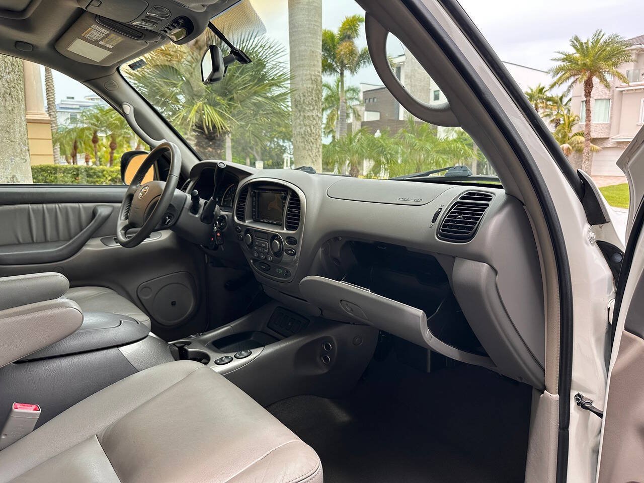 Used 2007 Toyota Sequoia Limited RWD image 59