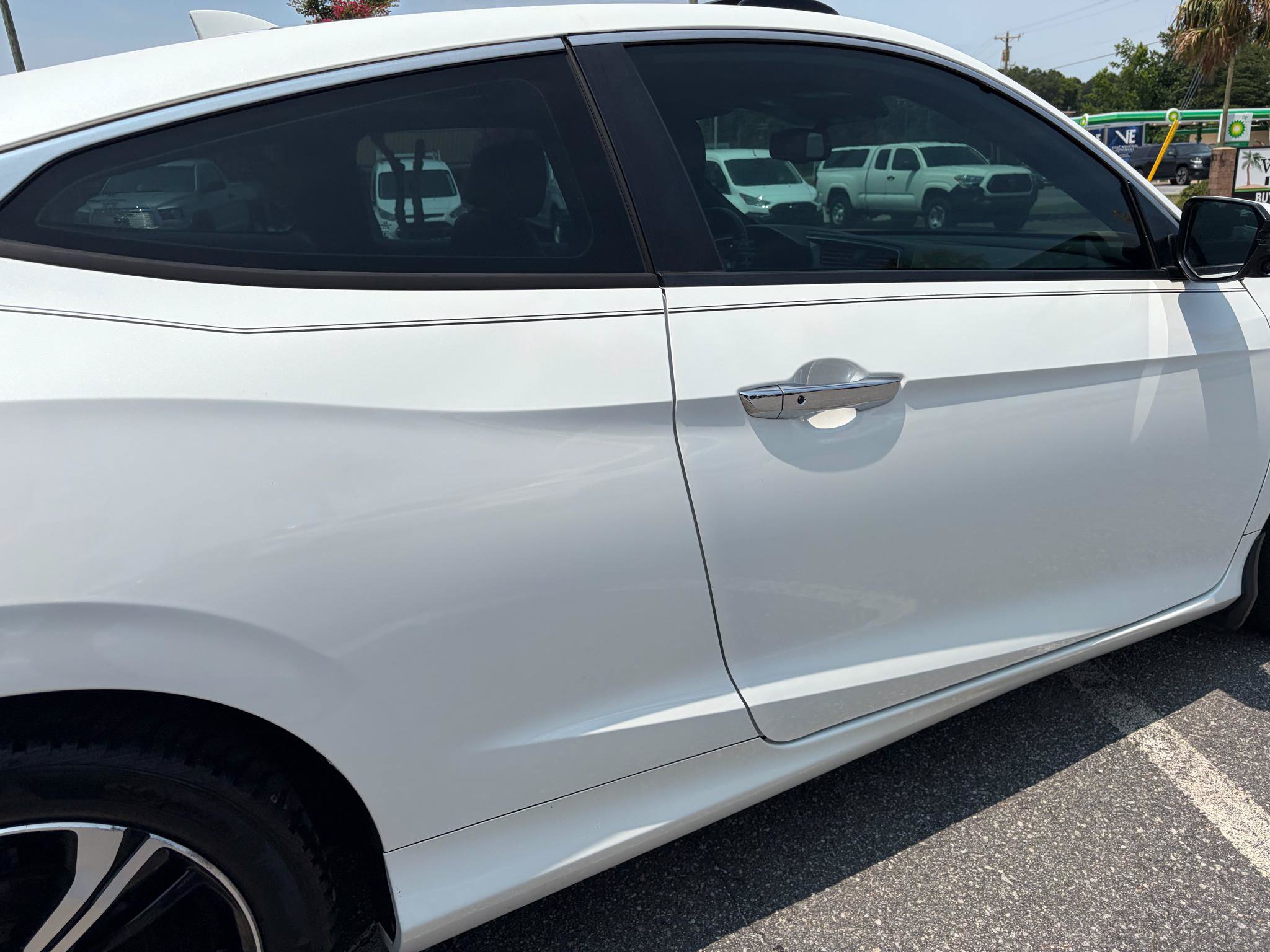 Used 2017 Honda Civic Touring image 17