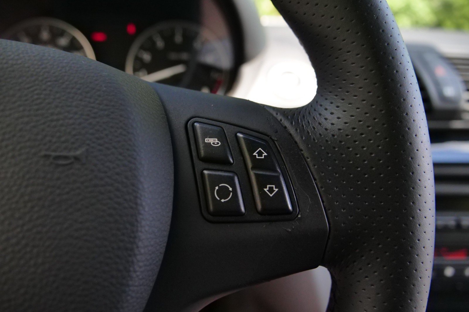Used 2011 BMW 135i Convertible RWD image 19