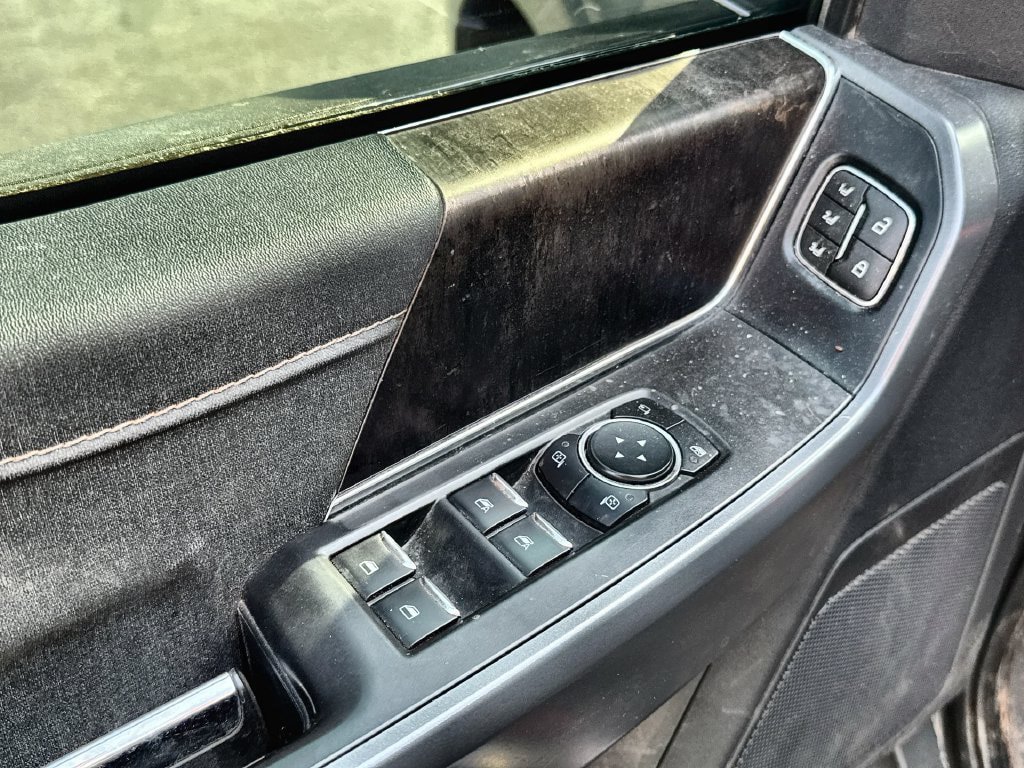 Used 2022 Ford F150 Lariat AWD/4WD image 4