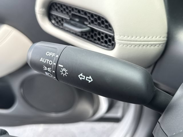 Used 2025 Honda HR-V LX image 32