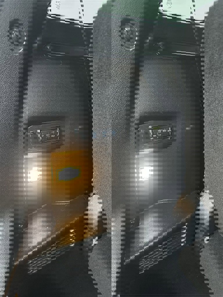 Used 2016 Ford Explorer Platinum image 35