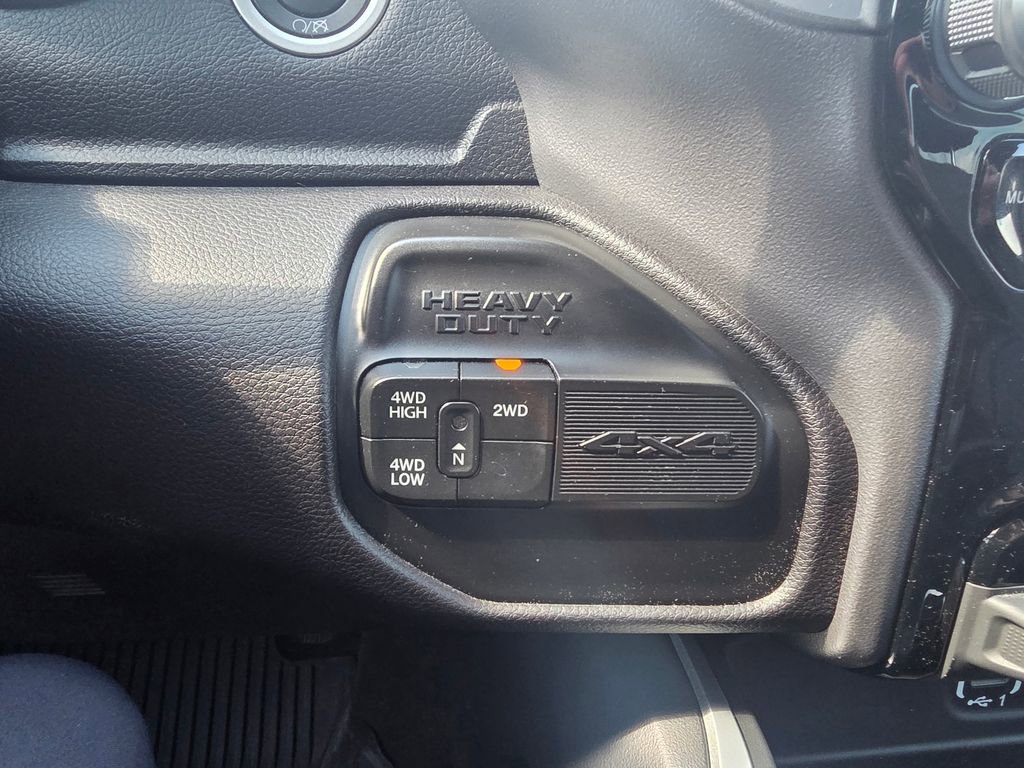 Used 2024 RAM 3500 Big Horn w/ Night Edition AWD/4WD image 15