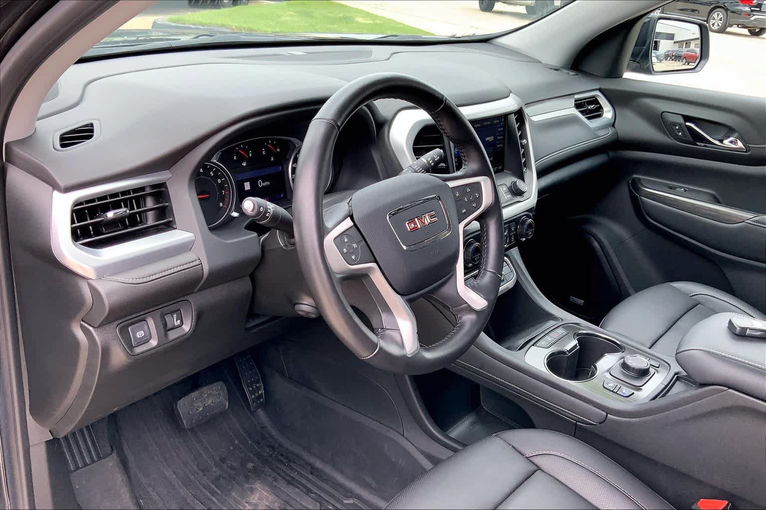 Used 2020 GMC Acadia SLT w/ Premium Package FWD image 18