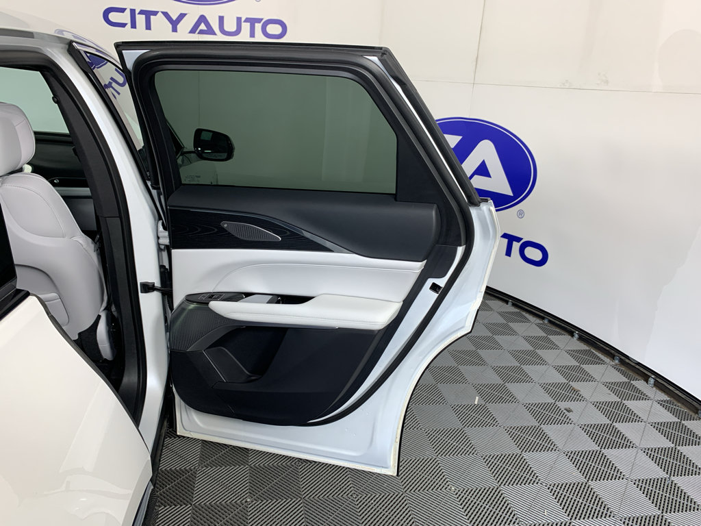 Used 2024 Cadillac Lyriq Luxury RWD image 38