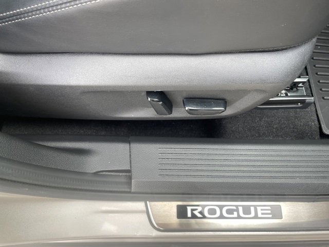 Used 2023 Nissan Rogue Platinum w/ Platinum Premium Package image 50