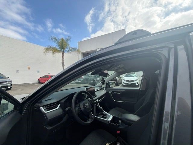 Used 2025 Toyota RAV4 XLE FWD image 18