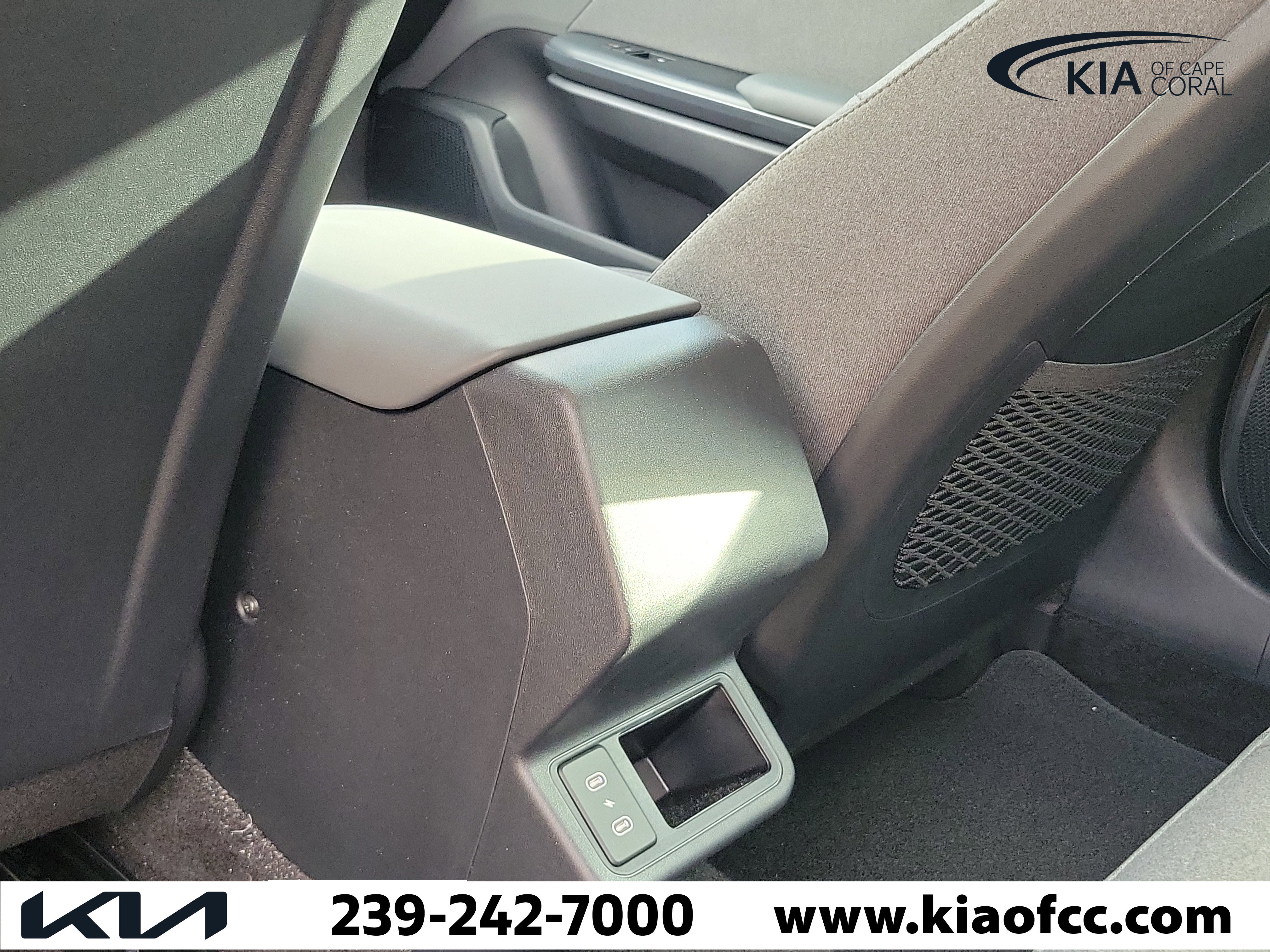 Used 2025 Kia K4 EX image 11