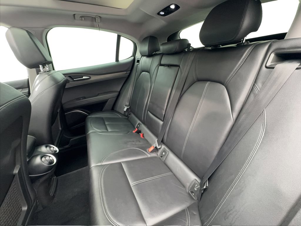 Used 2019 Alfa Romeo Stelvio Ti w/ Nero Edizione image 26