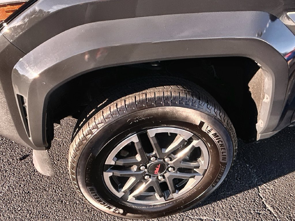 Used 2025 Toyota Tacoma TRD Sport AWD/4WD image 16