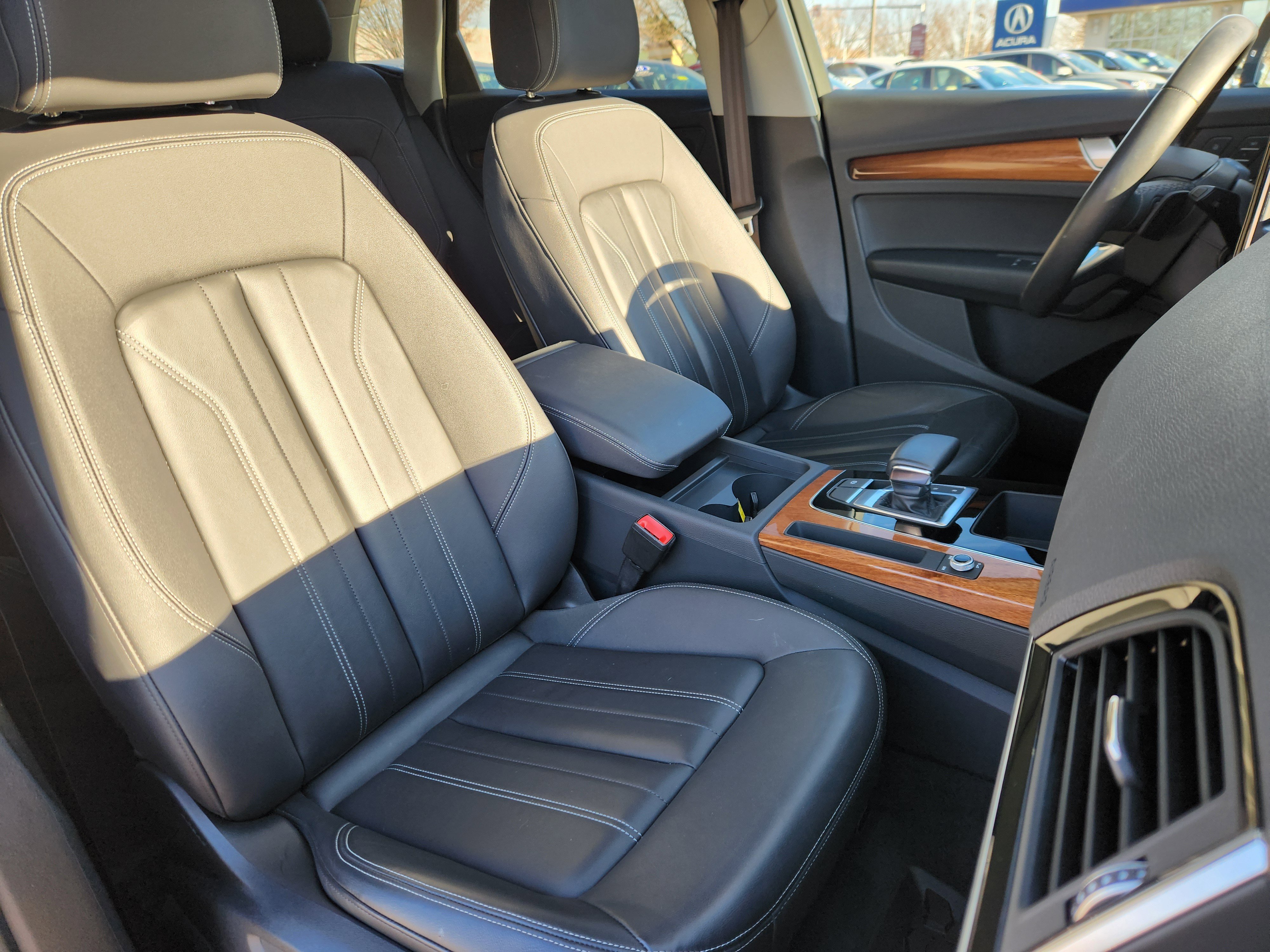 Used 2023 Audi Q5 2.0T Premium w/ Convenience Package image 14