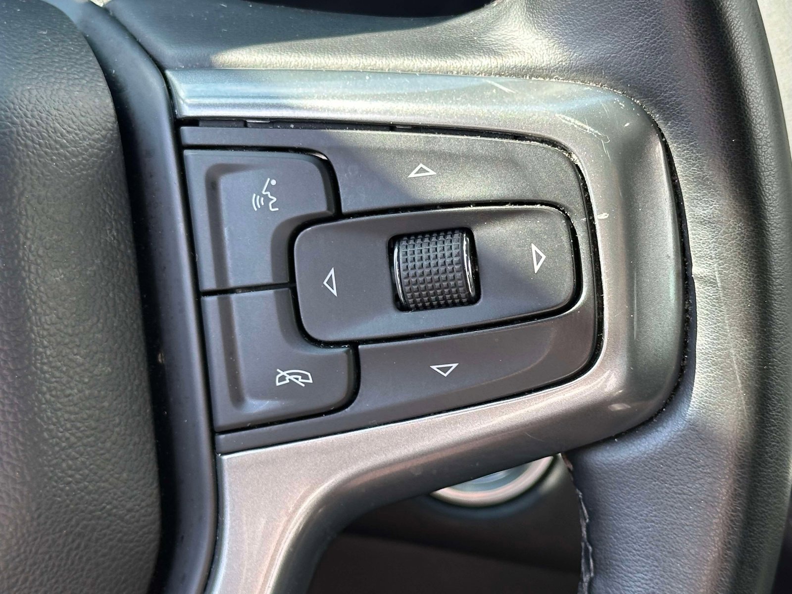 Used 2024 Chevrolet Tahoe LT AWD/4WD image 22