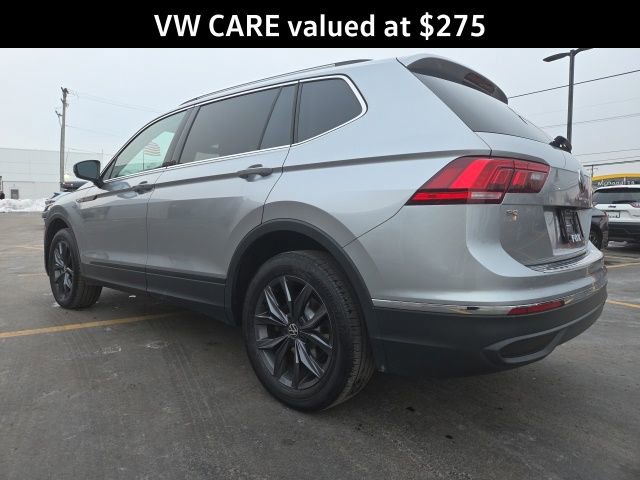 Used 2023 Volkswagen Tiguan SE w/ Panoramic Sunroof Package image 6