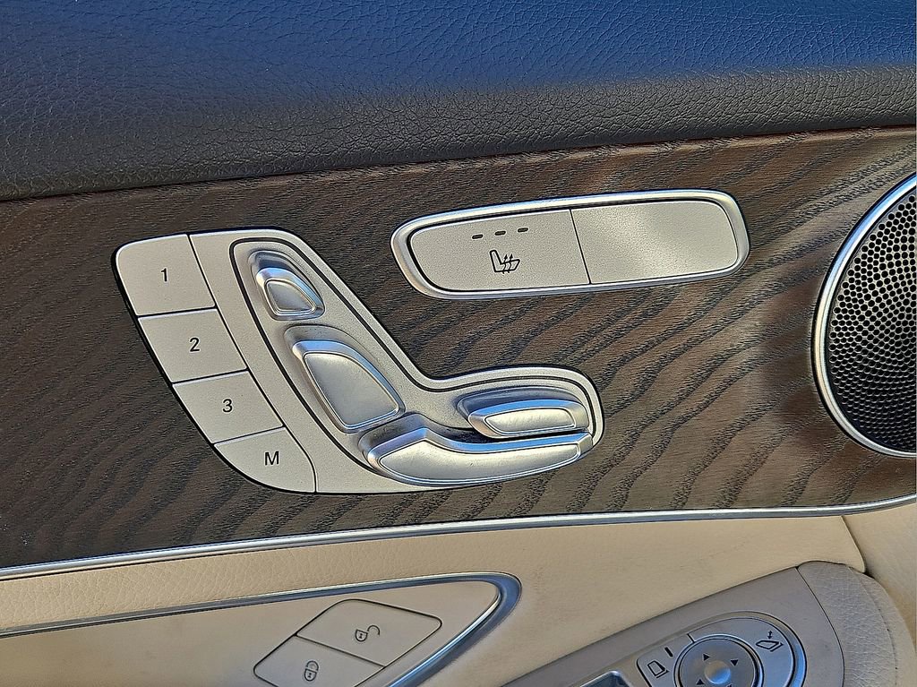 Used 2019 Mercedes-Benz GLC 300 w/ Premium Package image 22