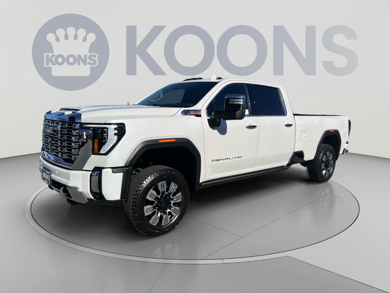 Used 2024 GMC Sierra 2500 Denali w/ Denali Reserve Package AWD/4WD image 1