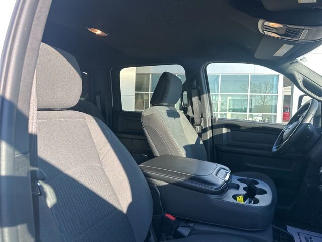 Used 2024 RAM 2500 Tradesman w/ Chrome Appearance Group AWD/4WD image 9
