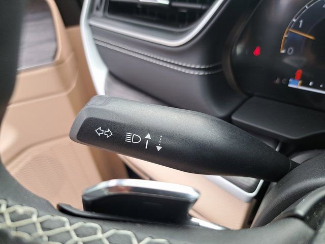 Used 2024 Jeep Grand Cherokee Limited w/ Luxury Tech Group II image 25