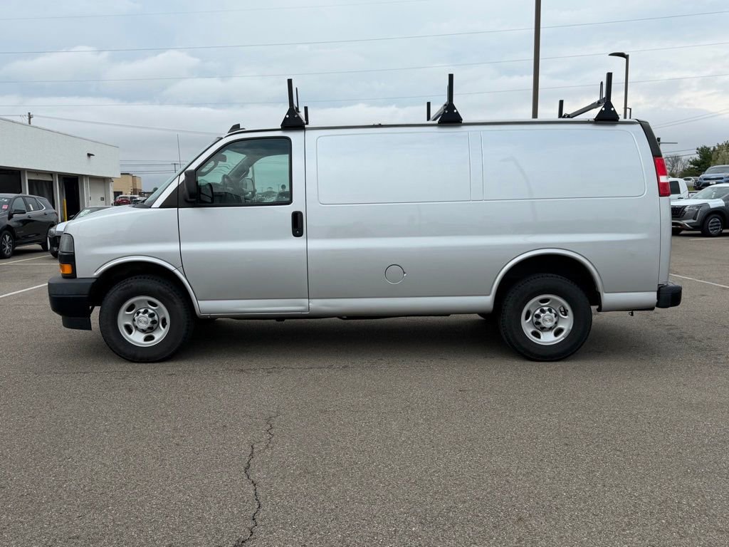 Used 2020 Chevrolet Express 2500 w/ Driver Convenience Package image 5