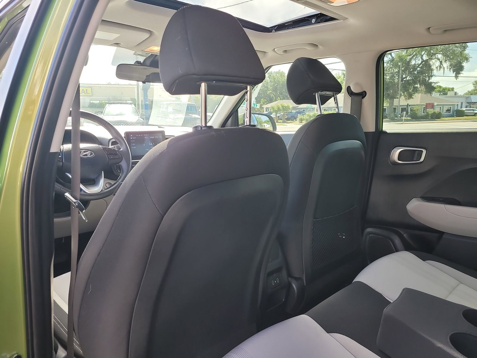 Used 2024 Hyundai Venue SEL FWD image 10